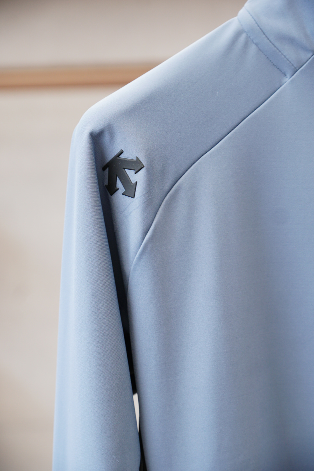 迪桑特-2025秋冬系列上新💐 长袖Polo 衬衫，奢华经典元素设计！采用舒适透气针织面料🔥属于入柜级别