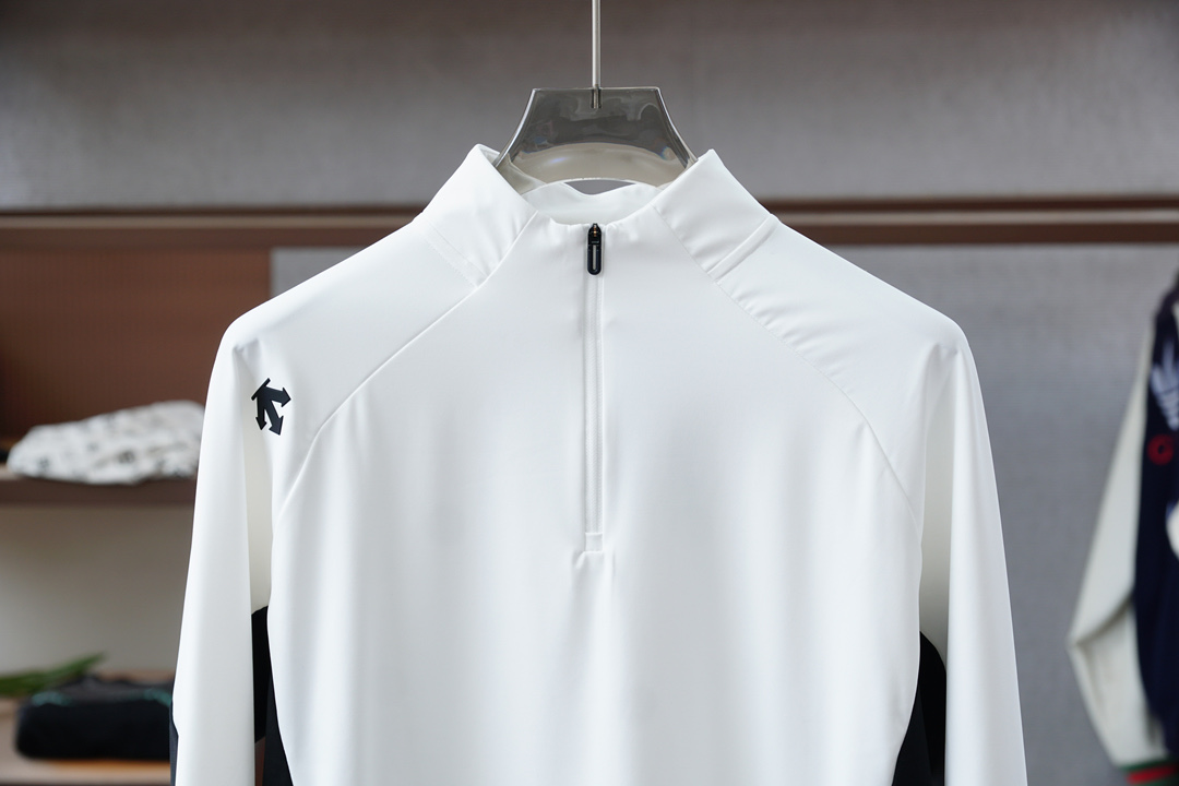 迪桑特-2025秋冬系列上新💐 长袖Polo 衬衫，奢华经典元素设计！采用舒适透气针织面料🔥属于入柜级别