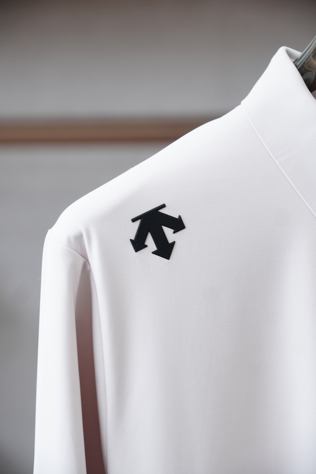 迪桑特-2025秋冬系列上新💐 长袖Polo 衬衫，奢华经典元素设计！采用舒适透气针织面料🔥属于入柜级别