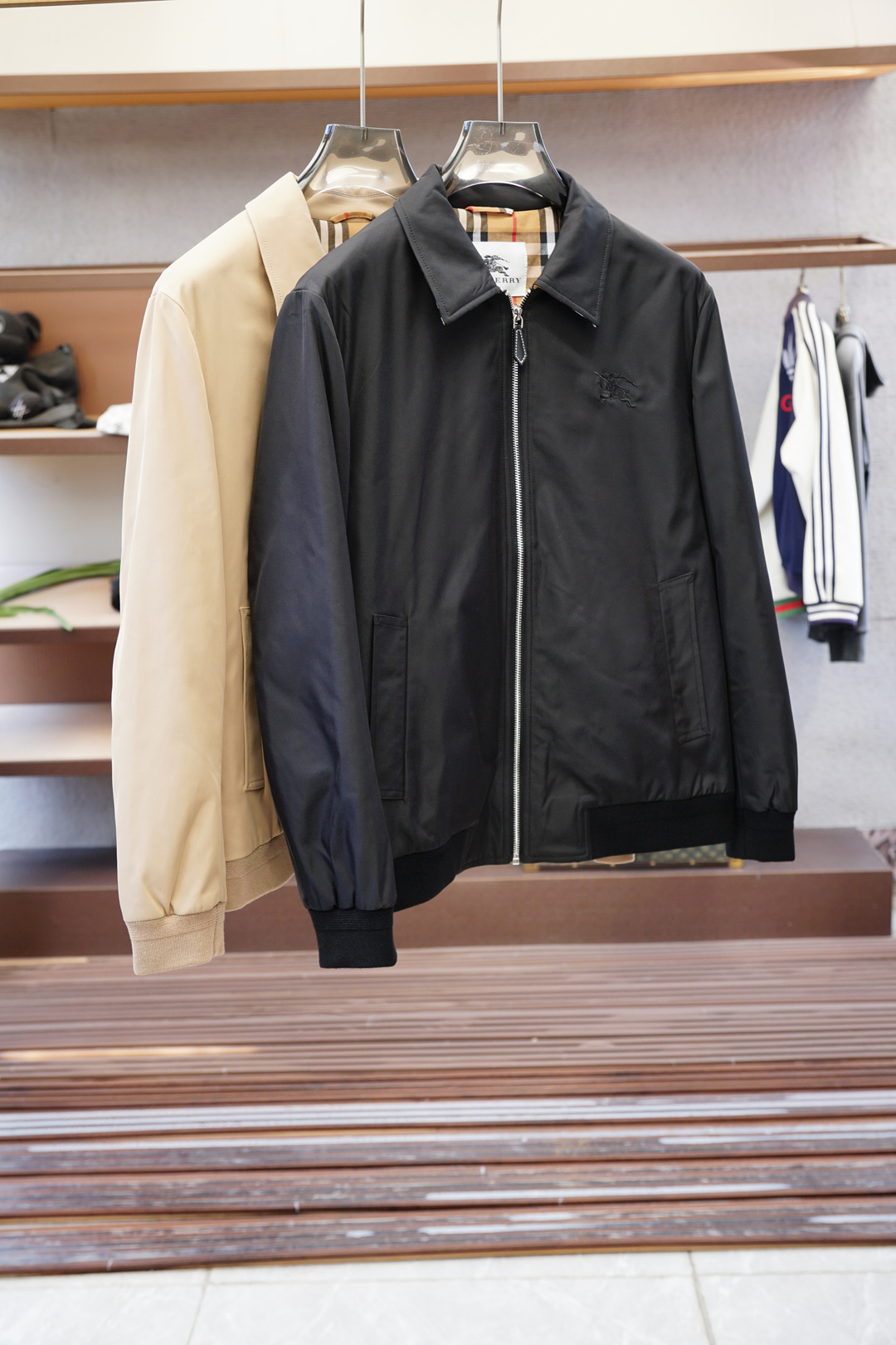 BBR-巴宝莉/Burberry 25早秋新款发布❤️巴宝莉翻领夹克外套，秋季爆款外套，格子内里，战马刺