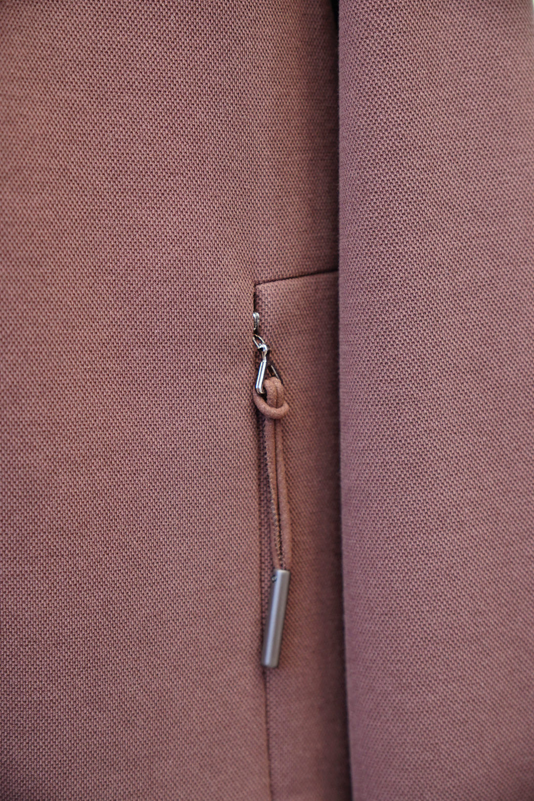 ZEGNA/杰尼亚 2025fw男装春夏新品Moto立领设计，在保持时尚感的同时，还能在一定程度上抵御风