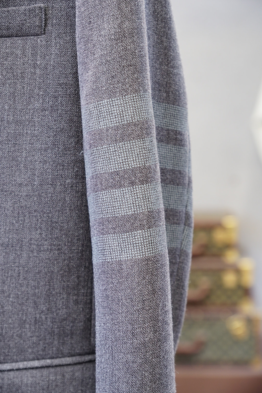 TB顶级品质 秋季新款经典TB标志男士西装薄款夹克外套，品牌经典设计元素！既不单调也不复杂,恰到好处的展