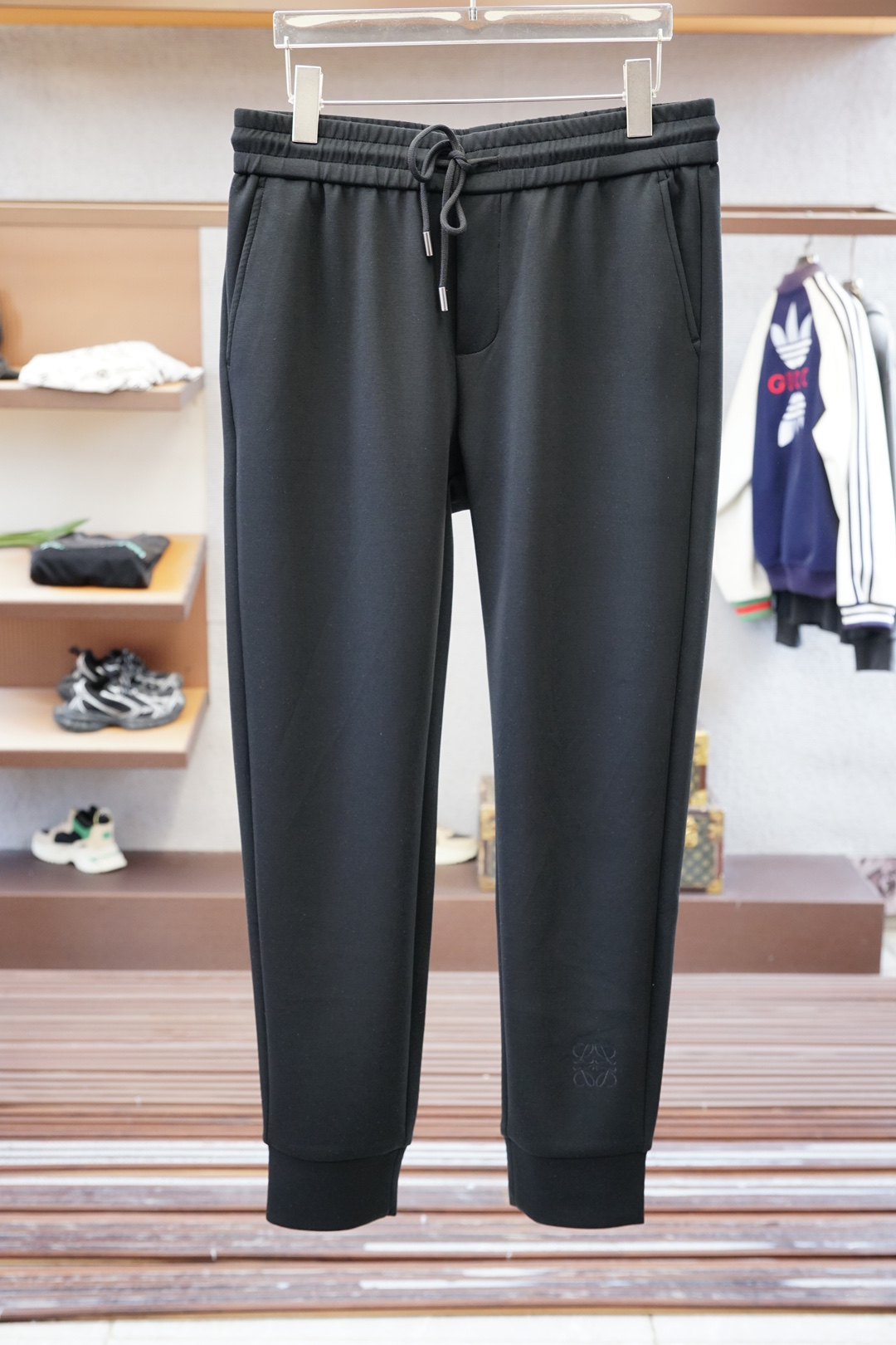 Loewe罗意威/2025、秋冬新款，码数M-3XL，进口超细棉➕氨纶质感格外透气舒适。采用简约修身版型