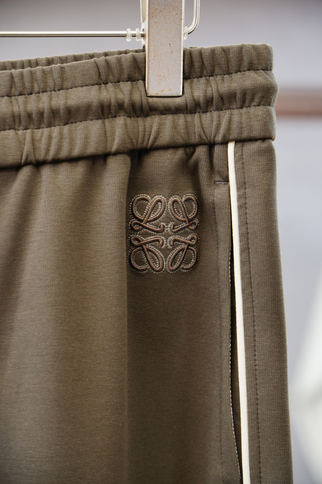 Loewe 罗意威-2025、秋冬新款，码数M-3XL，进口超细棉➕氨纶质感格外透气舒适。采用简约修身版