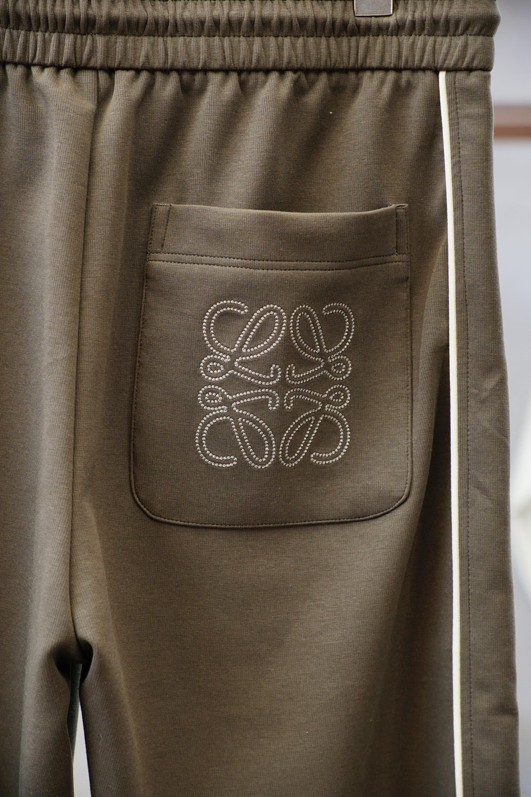 Loewe 罗意威-2025、秋冬新款，码数M-3XL，进口超细棉➕氨纶质感格外透气舒适。采用简约修身版