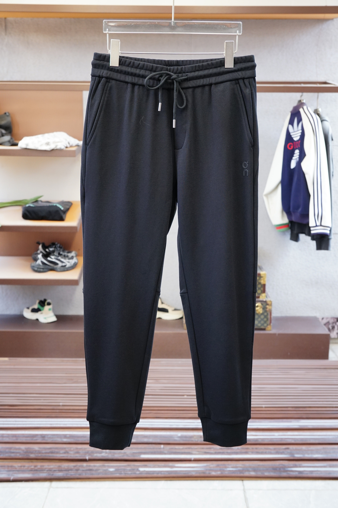 Algo 欧跑-2025、秋冬新款，码数M-3XL，进口超细棉➕氨纶质感格外透气舒适。采用简约修身版型，