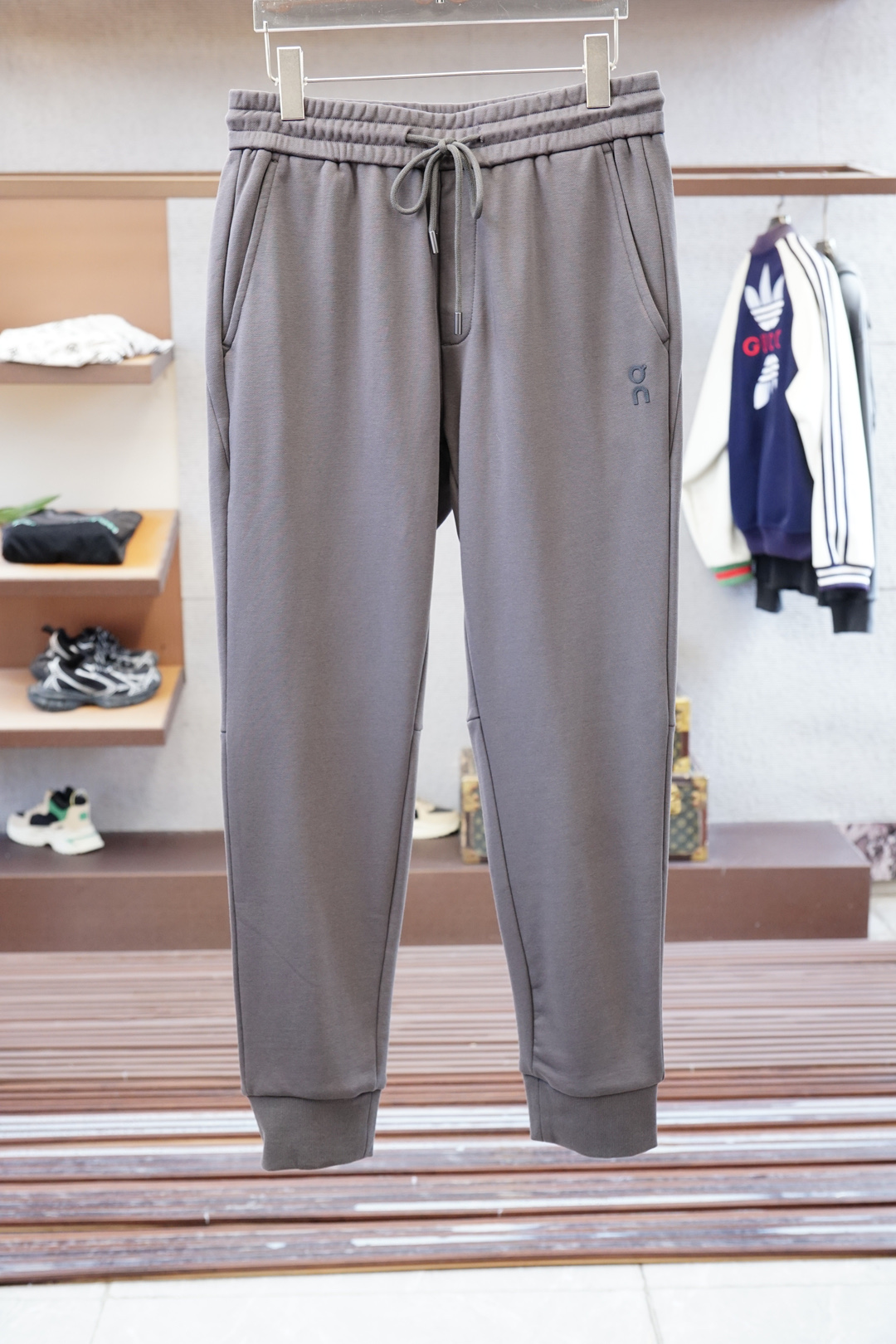 Algo 欧跑-2025、秋冬新款，码数M-3XL，进口超细棉➕氨纶质感格外透气舒适。采用简约修身版型，