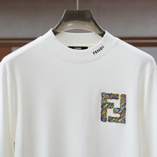 Fendi-芬迪-2025秋冬新品,男士胸前经典 Fendi-芬迪-2025秋冬新品,男士胸前经典