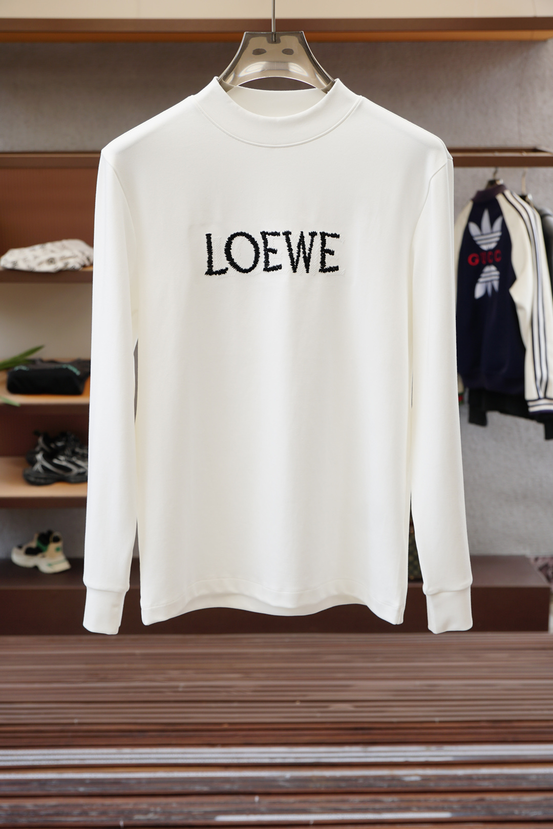 Loewe-罗意威2025秋冬新品，男士胸前经典