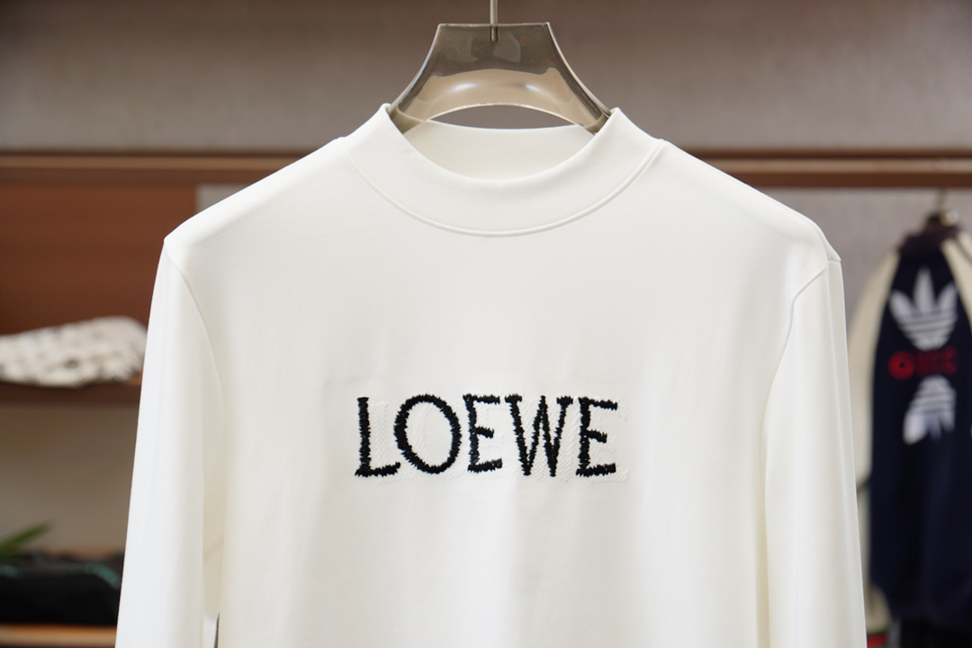 Loewe-罗意威2025秋冬新品，男士胸前经典