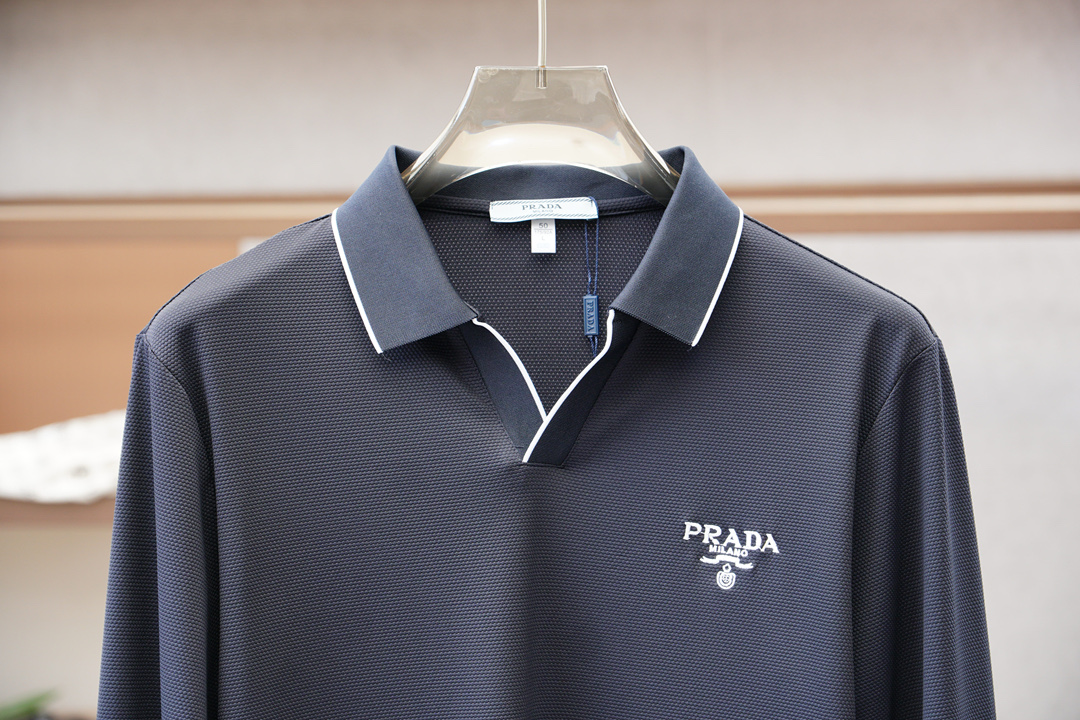 Prada 普拉达-2025秋冬系列上新💐 长袖Polo 衬衫，奢华经典元素设计！采用舒适透气针织面料🔥