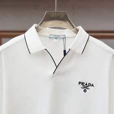 Prada 普拉达-2025秋冬系列上新💐 长袖Polo 衬衫,奢华经典元素设计!采用舒适透气针织面料🔥 Prada 普拉达-2025秋冬系列上新💐 长袖Polo 衬衫,奢华经典元素设计!采用舒适透气针织面料🔥