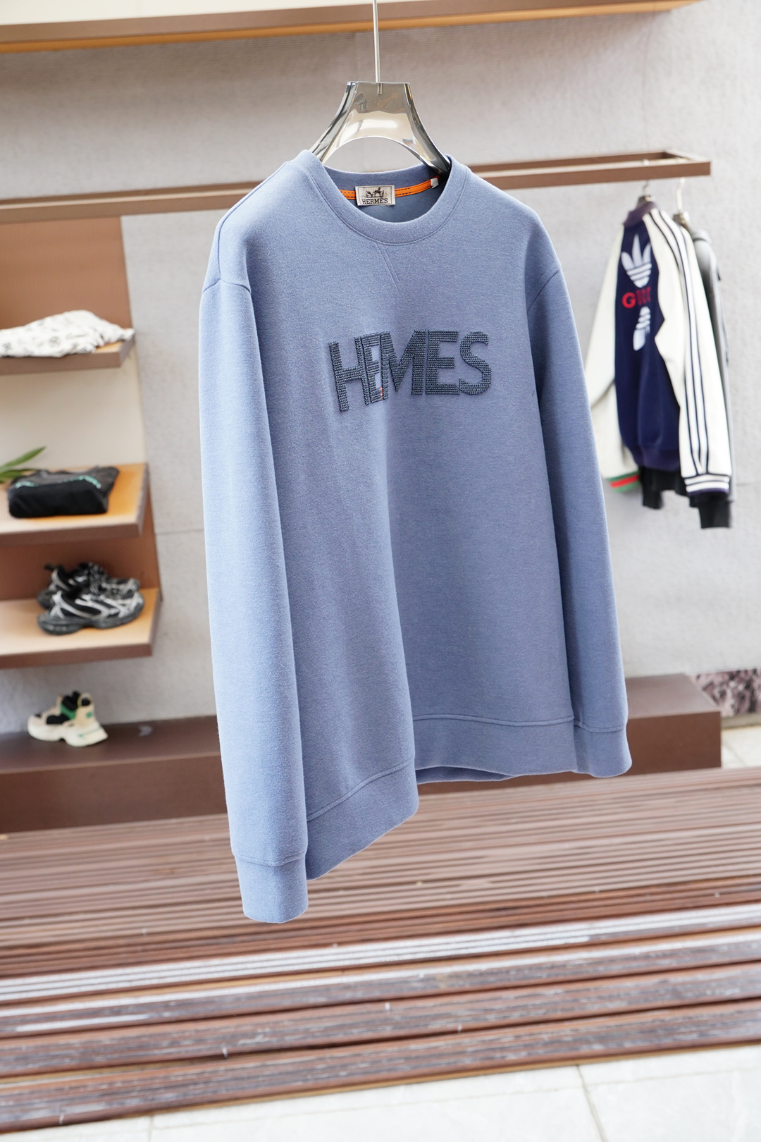 爱马仕家·Hermes-2025秋冬新款圆领套头卫衣采用进口高支数羊毛混纺面料，立挺有型经典品牌logo