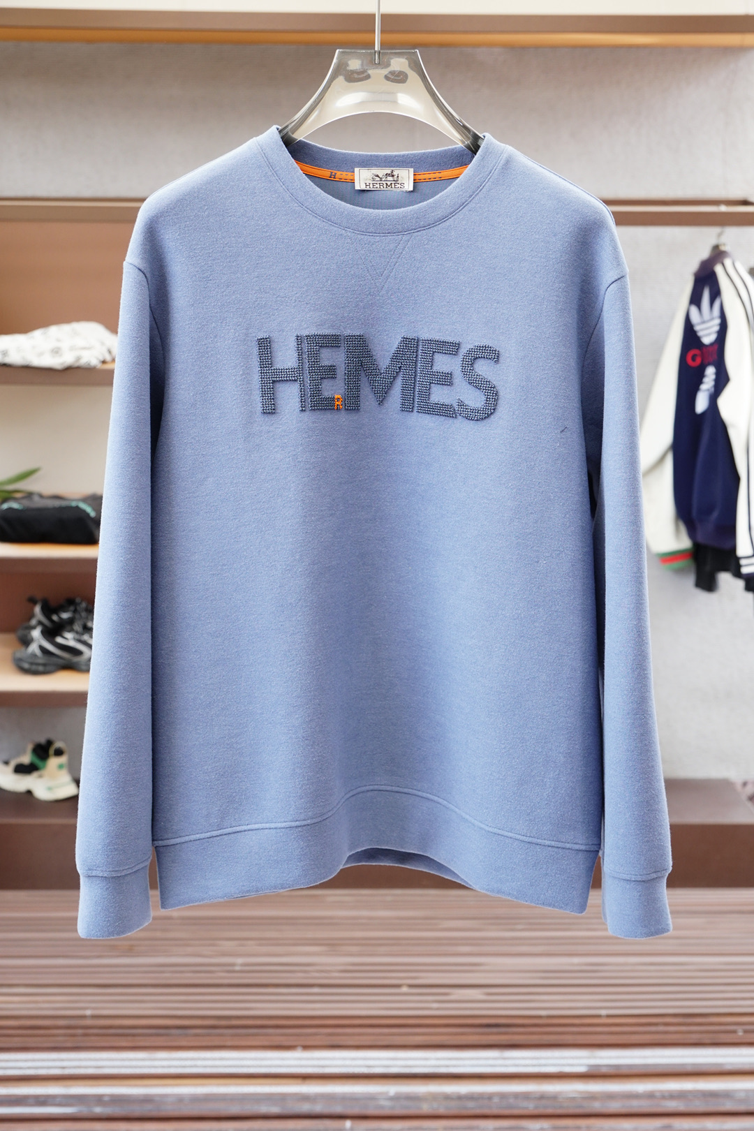 爱马仕家·Hermes-2025秋冬新款圆领套头卫衣采用进口高支数羊毛混纺面料，立挺有型经典品牌logo