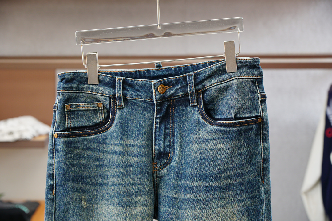 DG-新款来袭🔥早秋新款新款休闲裤牛仔裤，高端定制系列。进口高密度纯棉加沙洗工艺舒适柔软亲肤，笔挺不易起