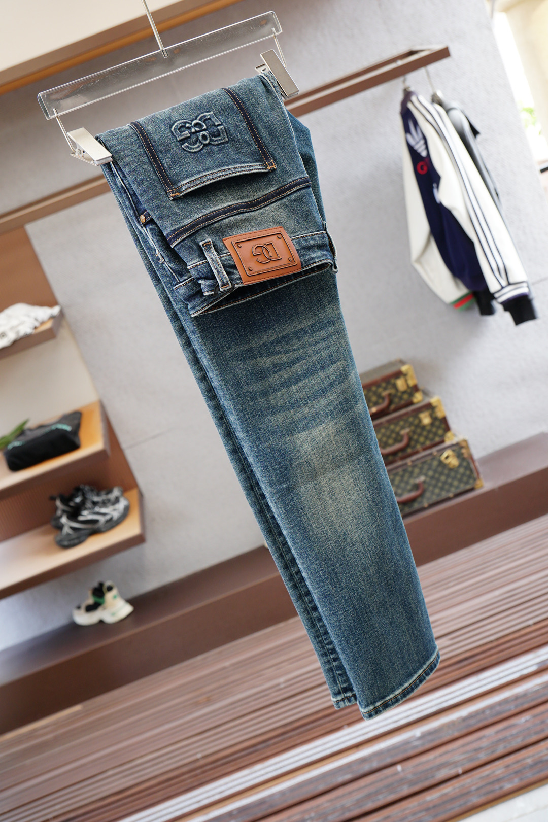 DG-新款来袭🔥早秋新款新款休闲裤牛仔裤，高端定制系列。进口高密度纯棉加沙洗工艺舒适柔软亲肤，笔挺不易起