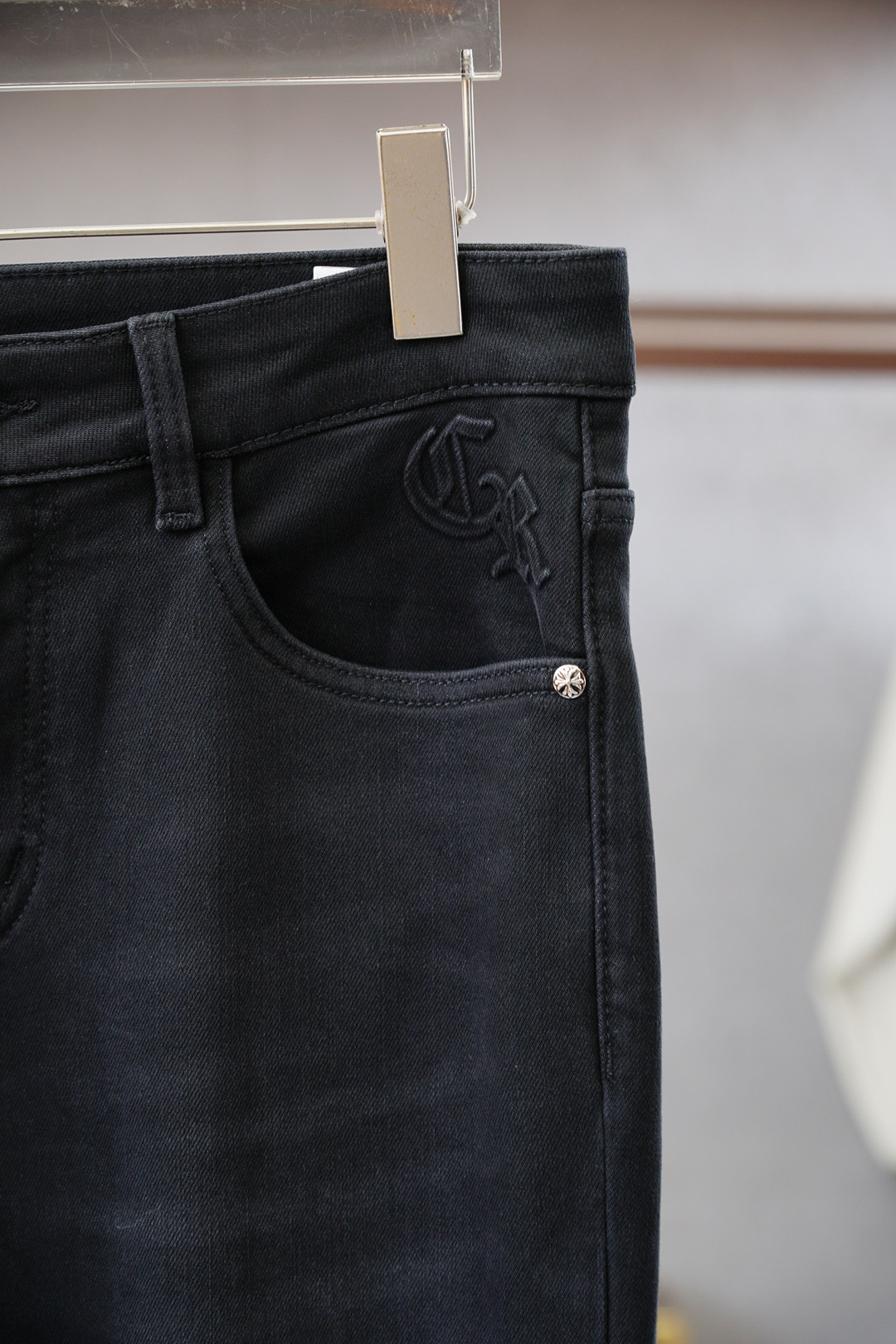 克罗心/新款来袭🔥早秋新款新款休闲裤牛仔裤，高端定制系列。进口高密度纯棉加沙洗工艺舒适柔软亲肤，笔挺不易