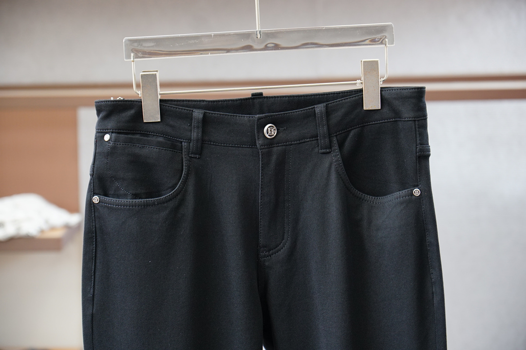 TF-新款来袭🔥早秋新款新款休闲裤牛仔裤，高端定制系列。进口高密度纯棉加沙洗工艺舒适柔软亲肤，笔挺不易起