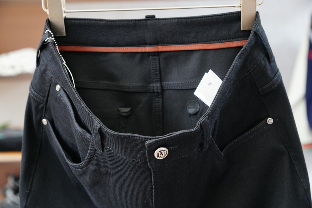 TF-新款来袭🔥早秋新款新款休闲裤牛仔裤，高端定制系列。进口高密度纯棉加沙洗工艺舒适柔软亲肤，笔挺不易起