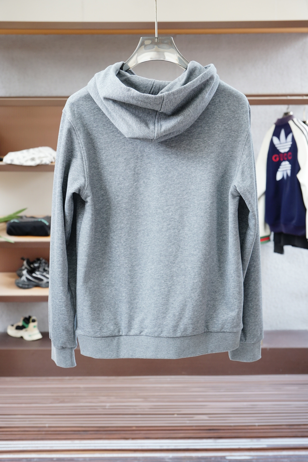 Prada普拉达-2025秋冬新品休闲套装！简单大方连帽专柜定制刺绣logo设计 工艺设计！干净利落剪裁