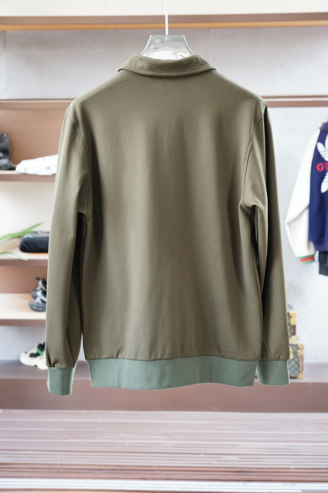 Prada普拉达-2025秋冬新品休闲套装！简单大方连帽专柜定制刺绣logo设计 工艺设计！干净利落剪裁