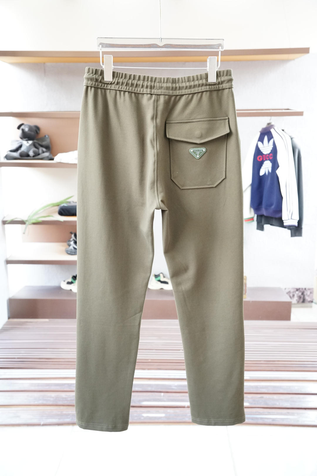 Prada普拉达-2025秋冬新品休闲套装！简单大方连帽专柜定制刺绣logo设计 工艺设计！干净利落剪裁