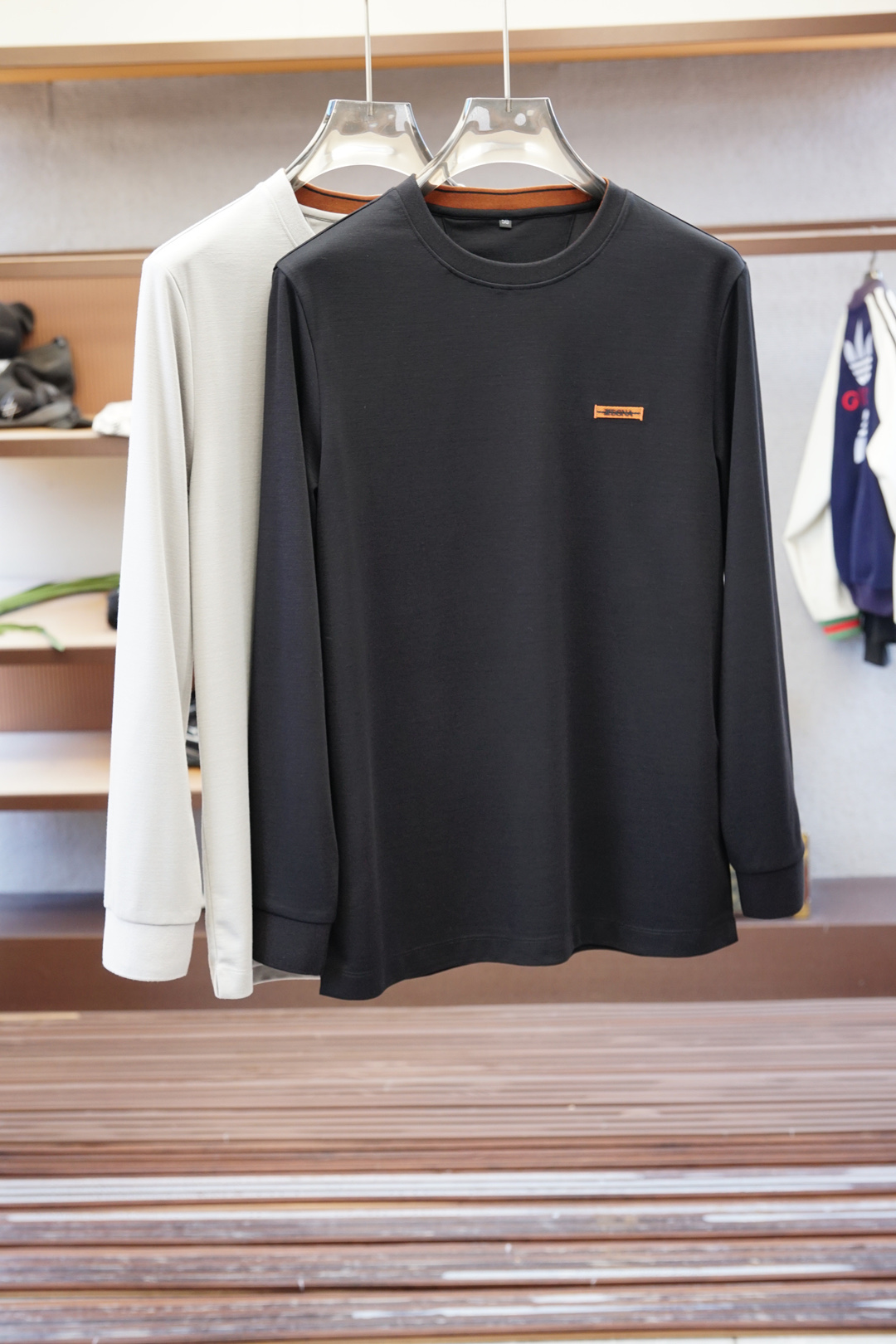 F/W25 秋冬新品ZEGNA 杰尼亚男士超细羊毛加针织圆领衫单穿打底必备-颜色: 黑色 灰色尺码: 4