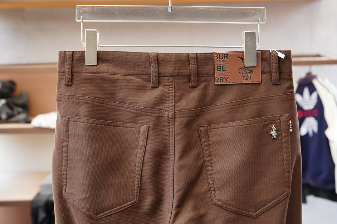 BBR巴宝莉-新款来袭🔥秋冬新款休闲西裤，高端定制系列。进口高密度纯棉工艺舒适柔软亲肤，笔挺不易起皱，简