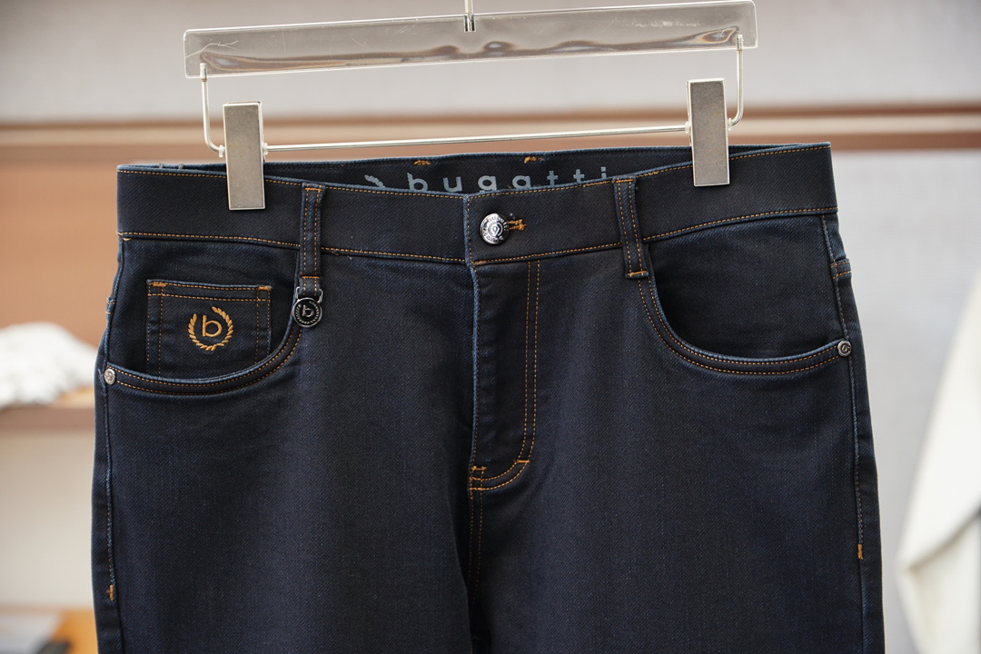 BUGATTI-新款来袭🍌2025早秋新款新款休闲裤牛仔裤，高端定制系列。进口高密度纯棉加沙洗工艺舒适柔