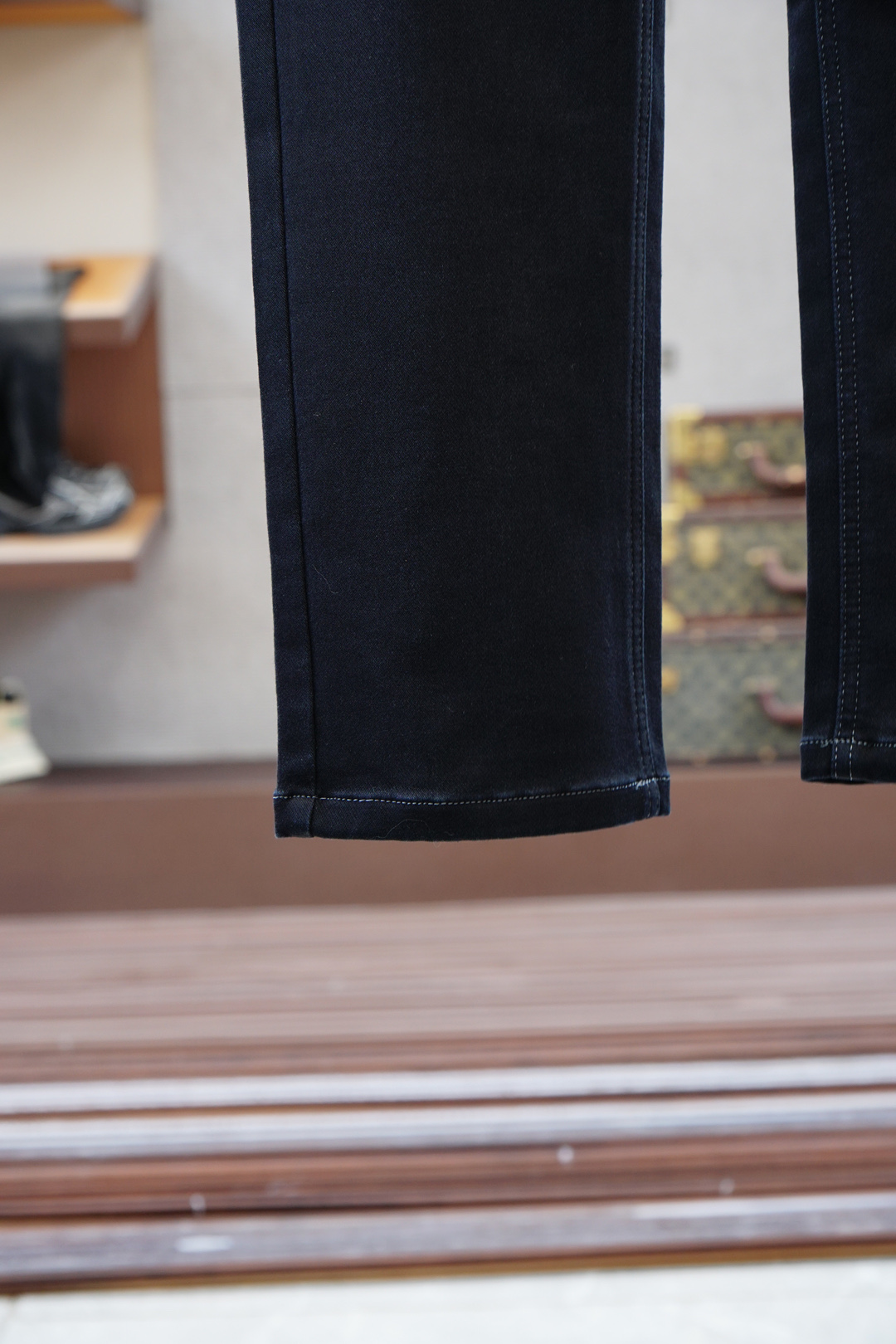 华伦天奴-新款来袭🍌2025早秋新款新款休闲裤牛仔裤，高端定制系列。进口高密度纯棉加沙洗工艺舒适柔软亲肤