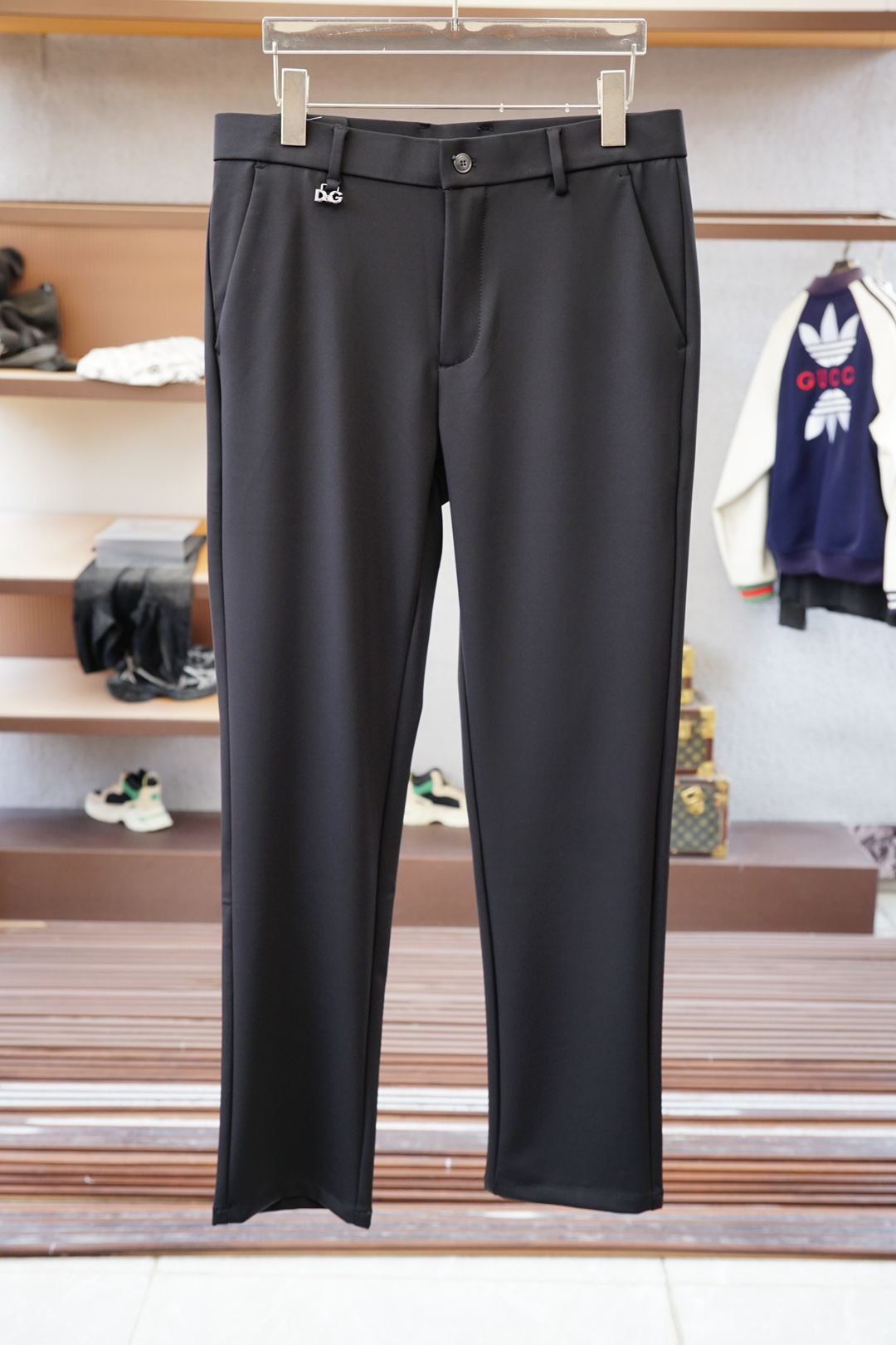 NO:526239,DG-New style is coming to fall and winter new casual trousers, high-end custom series. Imported high-density pure cotton craft is comfortable, soft and skin-friendly, straight and not easy to wrinkle, simple and clear, super versatile, fashionable and versatile, straight and stylish, a must-have for the wardrobe!  Suitable for any occasion 30-38 pickup next day without 35,37, alexander wang19860909DG-新款来袭秋冬新款休闲西裤,高端定制系列.进口高密度纯棉工艺舒适柔软亲肤,笔挺不易起皱,简单明了,超级百搭上身效果超级棒时尚百搭,笔挺有型,衣橱必备！适合任何场合穿着 30-38隔天取货无35,37,,alexander wang,Men's clothing