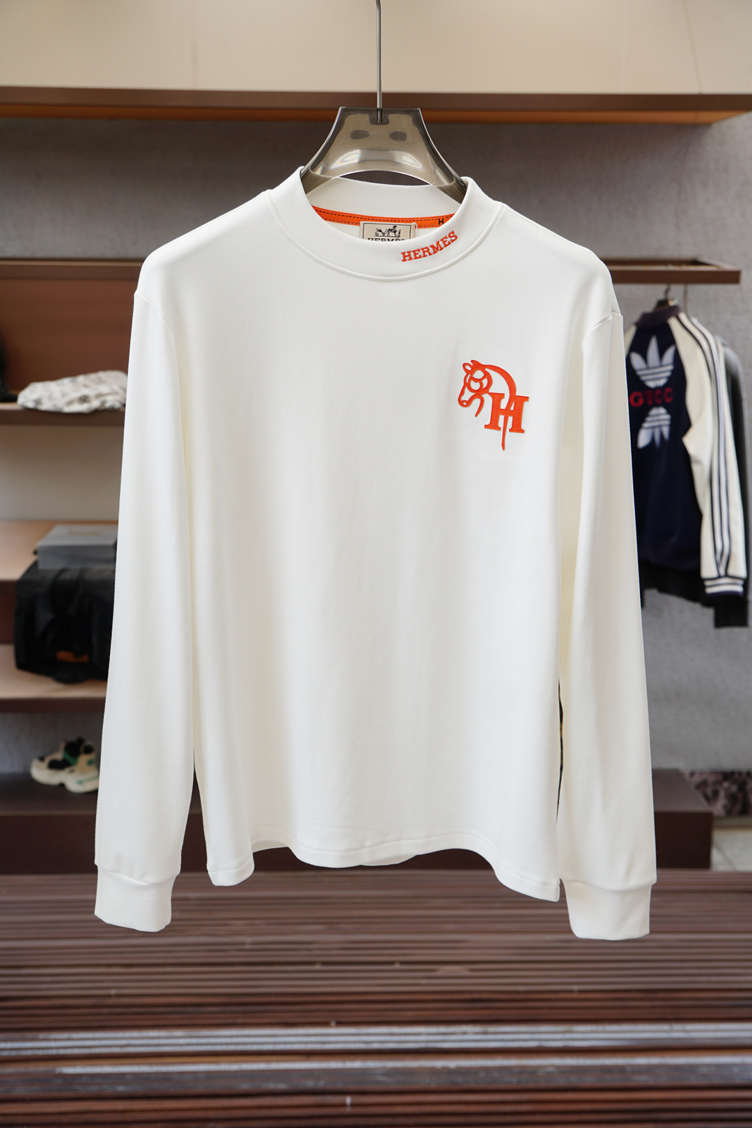 -Hermes爱马仕-2025秋季打底系列新品🍐男士圆领长袖🌽奢华品牌字母LOGO标识标注👍🏼上身就能体