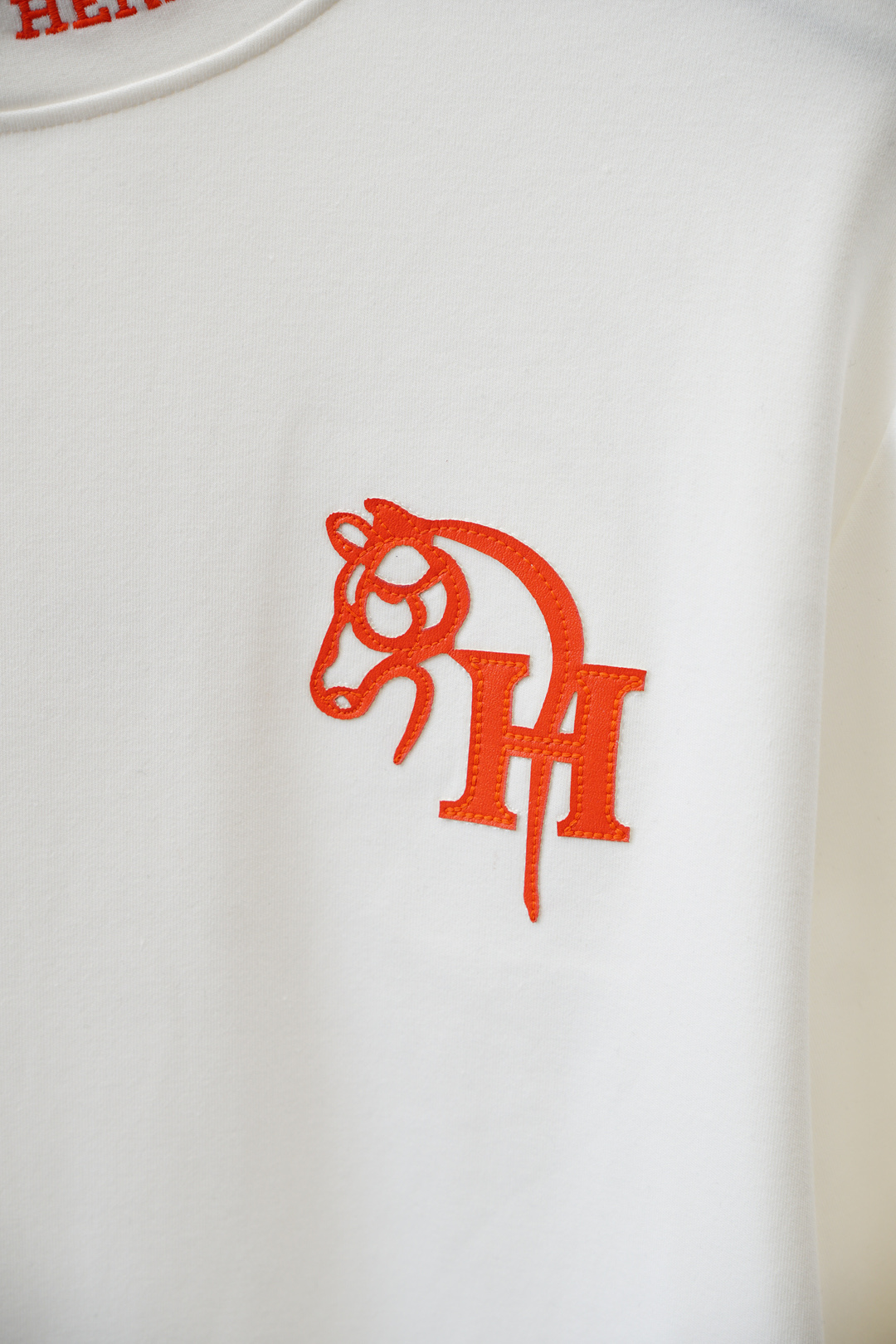 -Hermes爱马仕-2025秋季打底系列新品🍐男士圆领长袖🌽奢华品牌字母LOGO标识标注👍🏼上身就能体