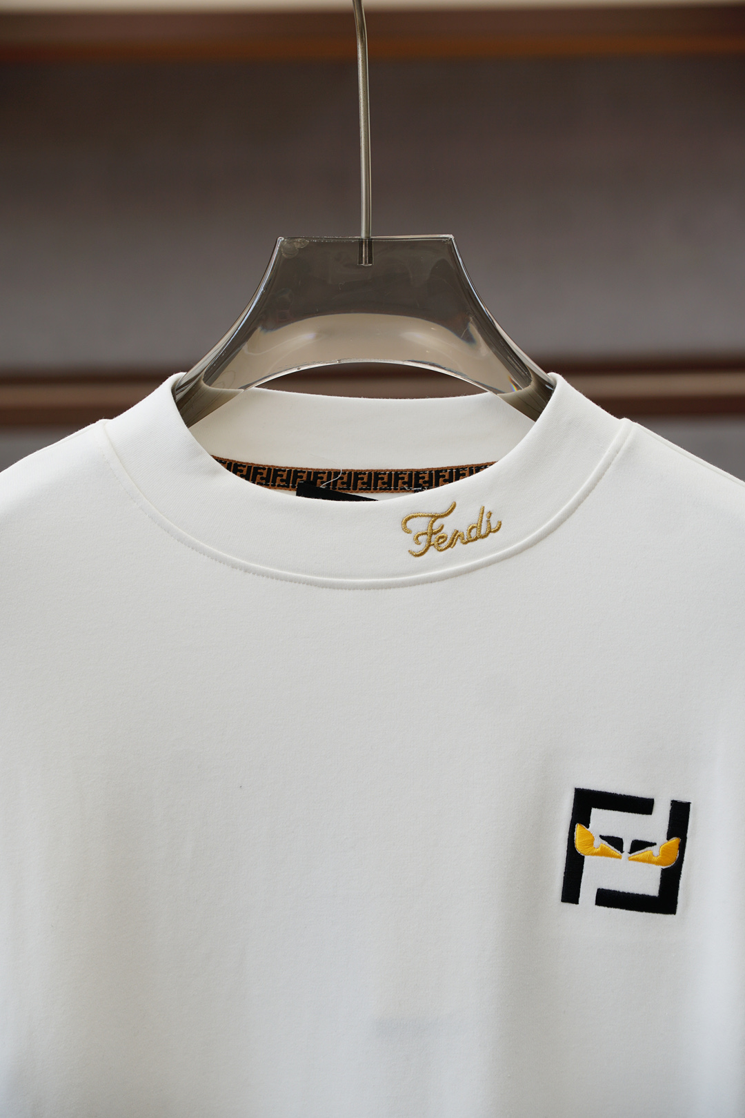 -Fendi芬迪-2025秋季打底系列新品🍐男士圆领长袖🌽奢华品牌字母LOGO标识标注👍🏼上身就能体会这