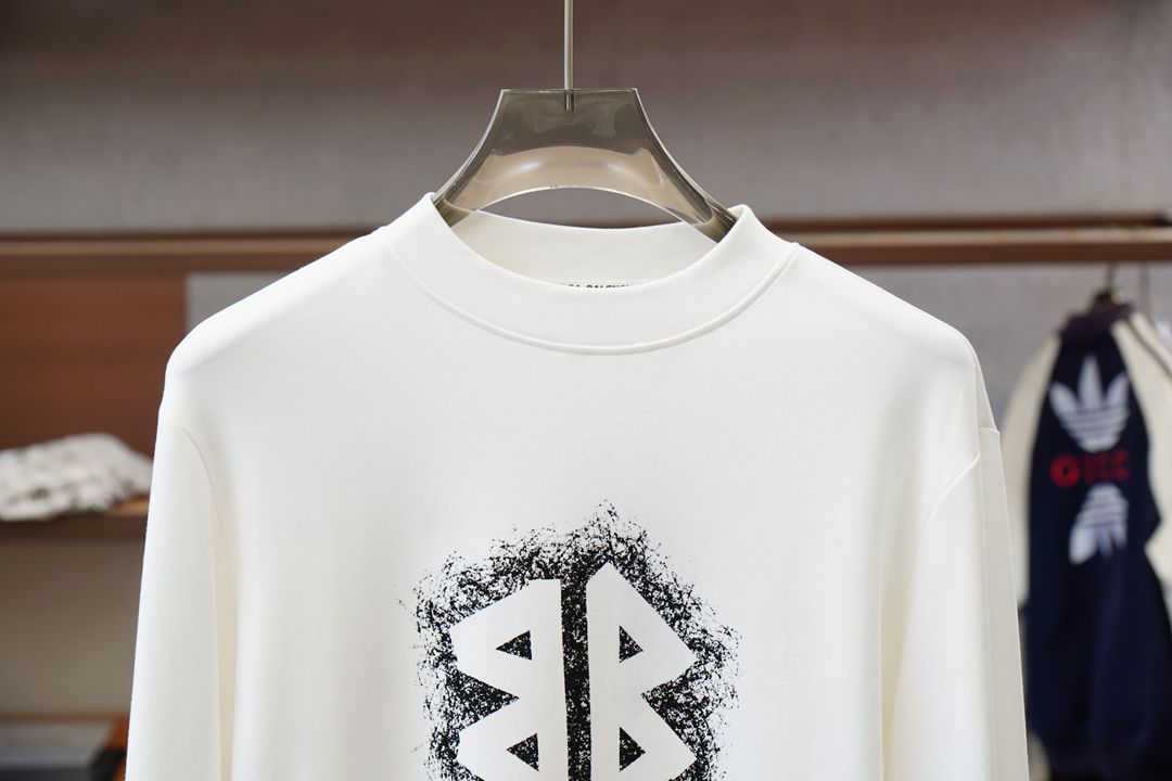 -巴黎世家-2025秋季打底系列新品🍐男士圆领长袖🌽奢华品牌字母LOGO标识标注👍🏼上身就能体会这款设计