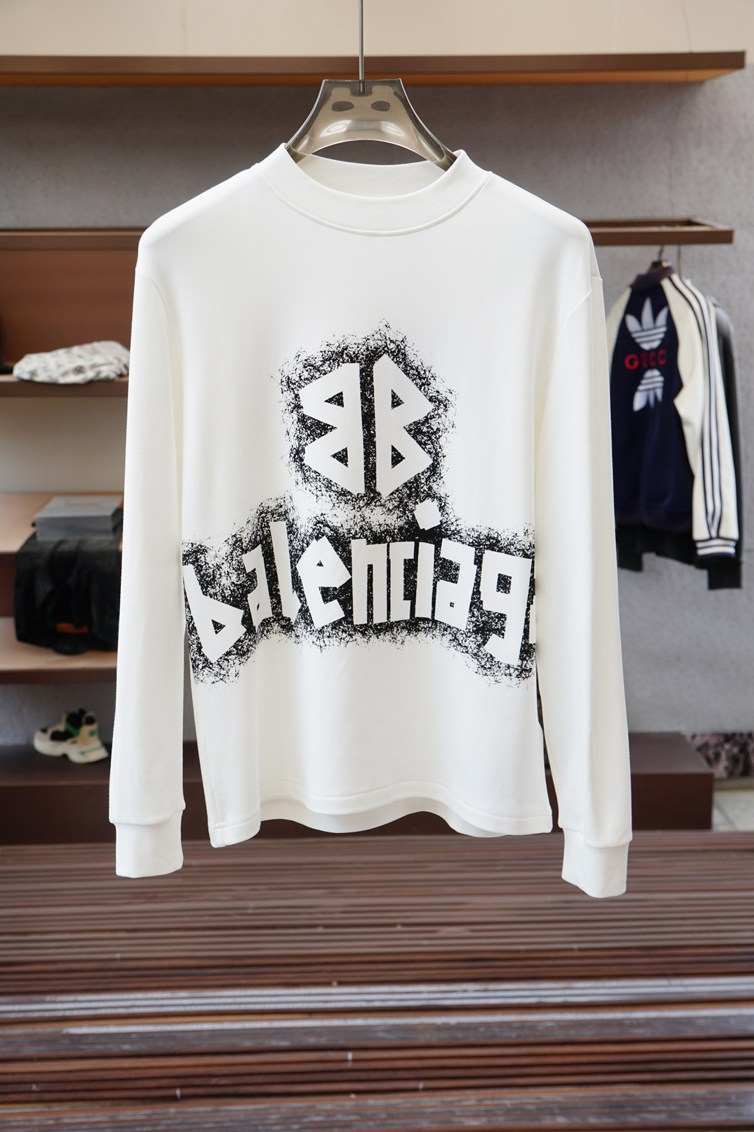 -巴黎世家-2025秋季打底系列新品🍐男士圆领长袖🌽奢华品牌字母LOGO标识标注👍🏼上身就能体会这款设计