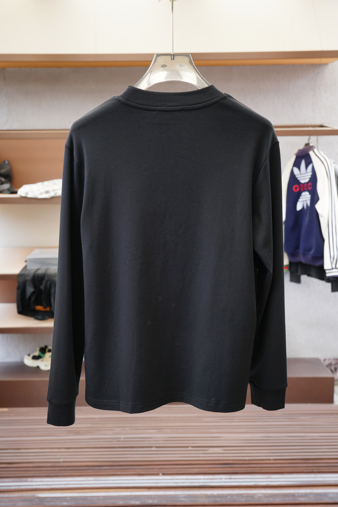 -巴黎世家-2025秋季打底系列新品🍐男士圆领长袖🌽奢华品牌字母LOGO标识标注👍🏼上身就能体会这款设计