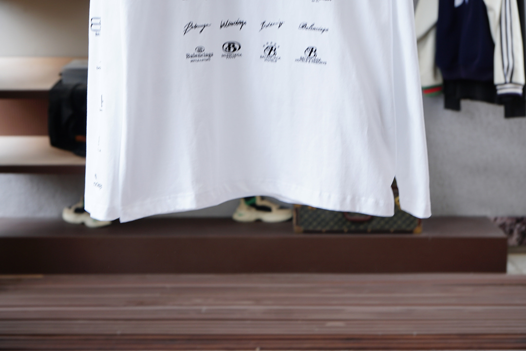 巴黎世家-🌸 2025秋冬新品，男士胸前经典