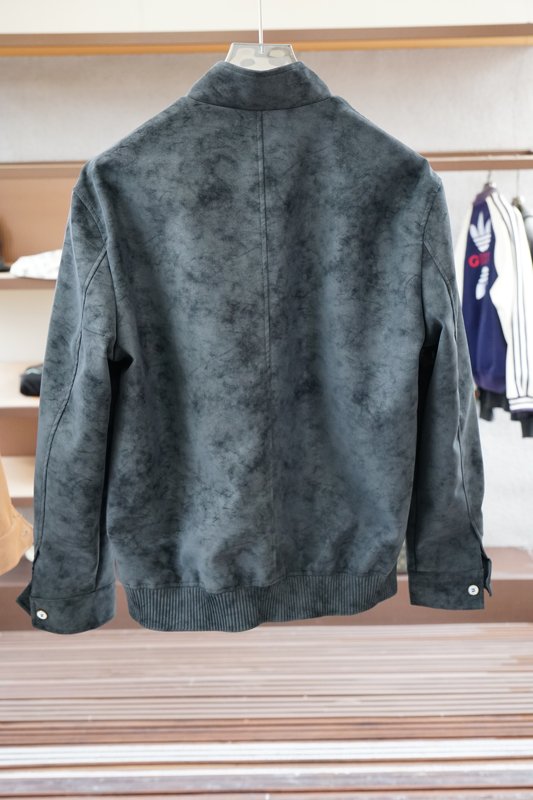 LV驴家2025SS早秋新款麂皮绒占领夹克，男士经典字母皮衣夹克外套！贸易公司渠道稀出，领先官网发售！男