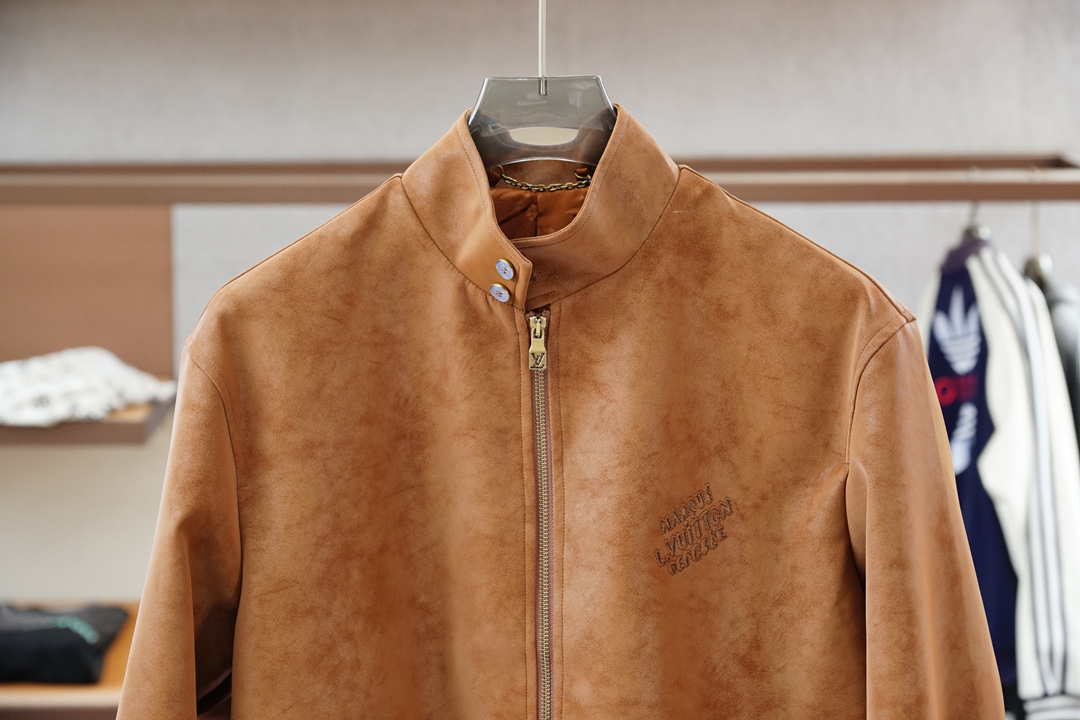LV驴家2025SS早秋新款麂皮绒占领夹克，男士经典字母皮衣夹克外套！贸易公司渠道稀出，领先官网发售！男