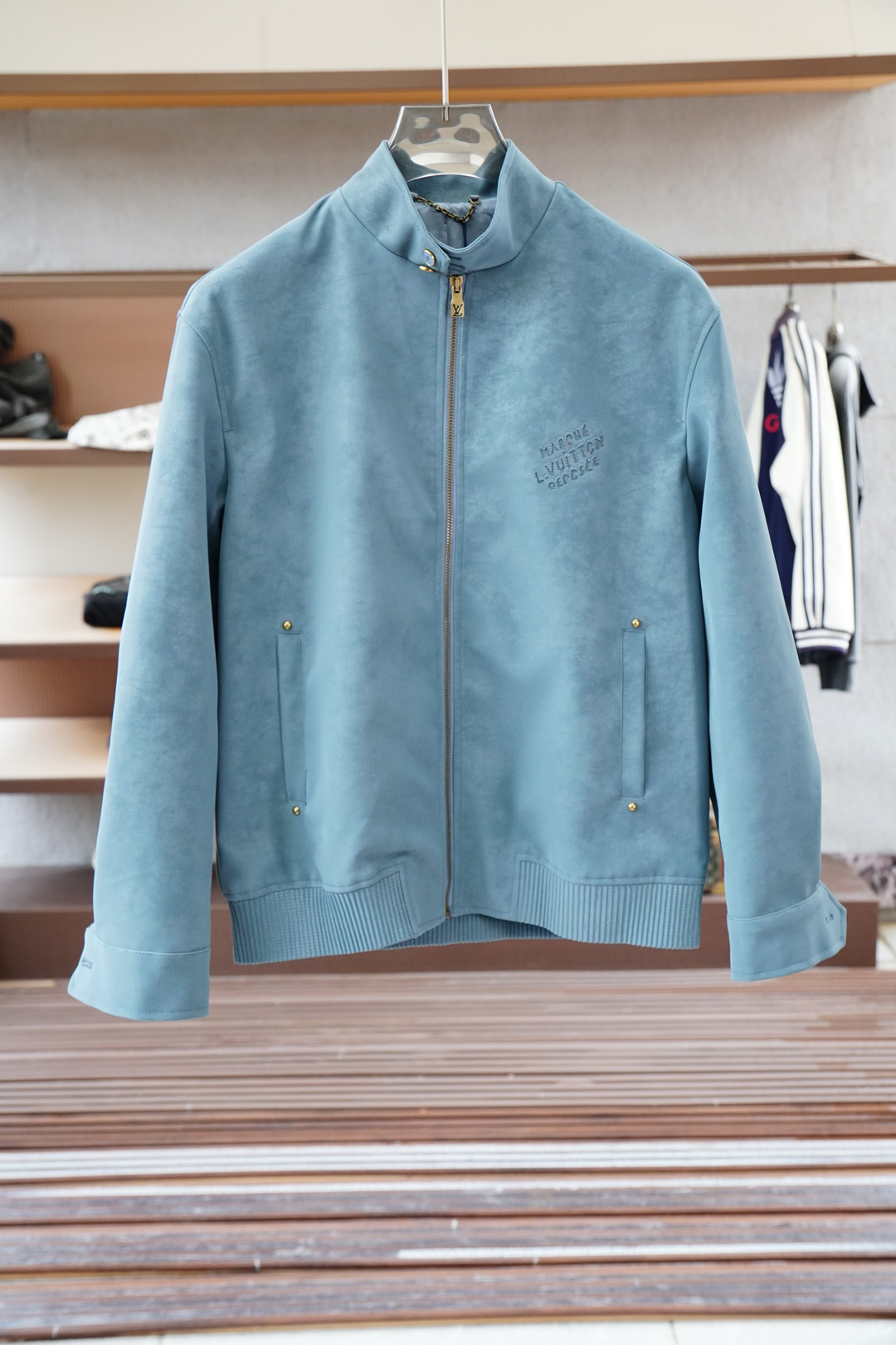 LV驴家2025SS早秋新款麂皮绒占领夹克，男士经典字母皮衣夹克外套！贸易公司渠道稀出，领先官网发售！男
