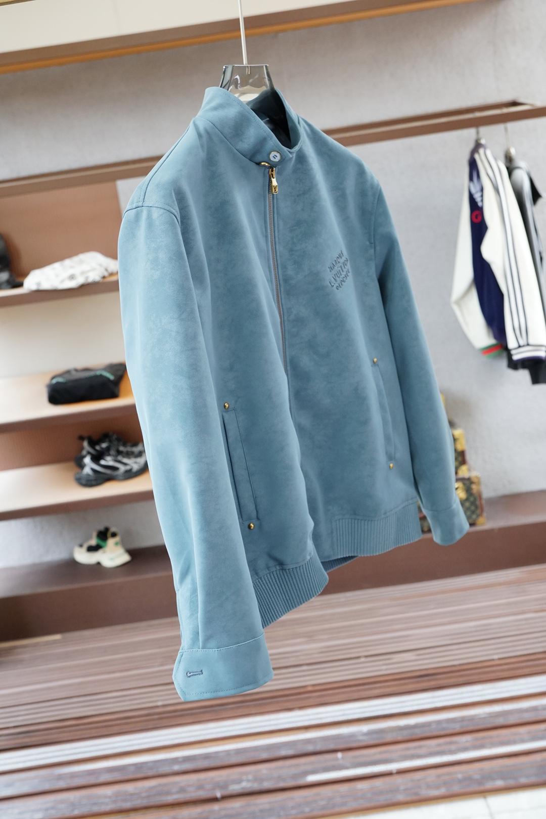 LV驴家2025SS早秋新款麂皮绒占领夹克，男士经典字母皮衣夹克外套！贸易公司渠道稀出，领先官网发售！男