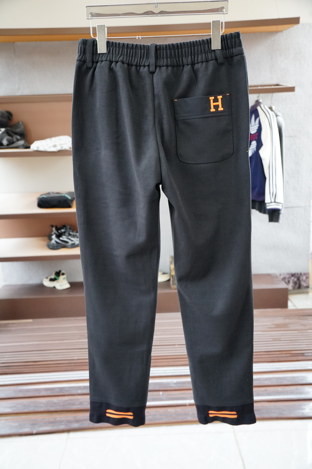 爱马仕-HERM2025秋冬羊毛裤 最新经典系列男士羊毛休闲裤！采用客供面料，柔软细腻，手感绝佳！品牌格