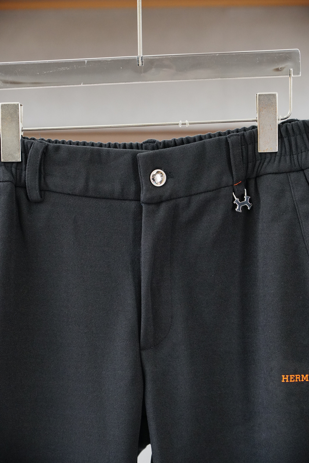 爱马仕-HERM2025秋冬羊毛裤 最新经典系列男士羊毛休闲裤！采用客供面料，柔软细腻，手感绝佳！品牌格