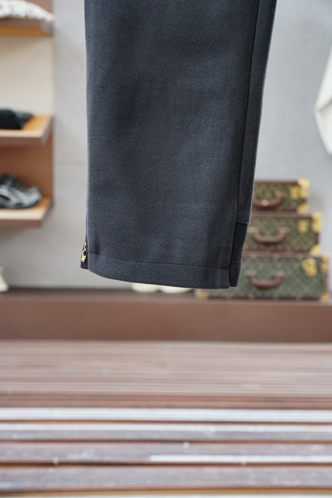 爱马仕-HERM2025秋冬羊毛裤 最新经典系列男士羊毛休闲裤！采用客供面料，柔软细腻，手感绝佳！品牌格