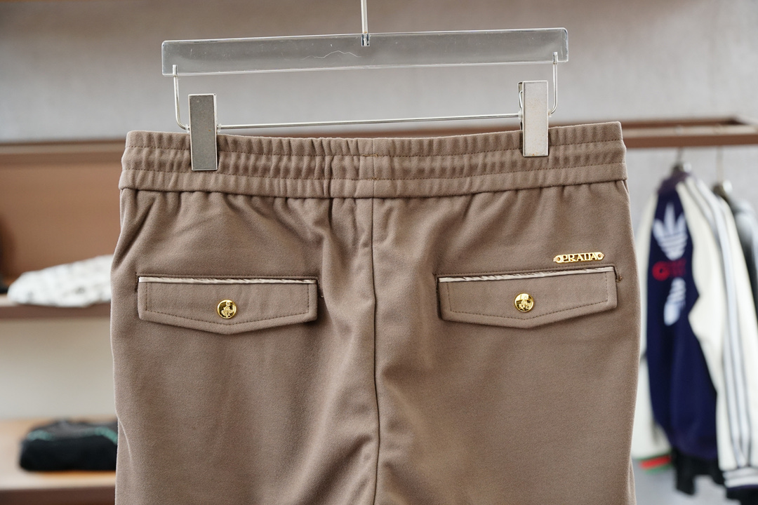 ，Prada普拉达- PRA 25s新款羊毛裤.小直筒设计.可搭配套装.运动休闲随意搭配.，面料柔软舒适