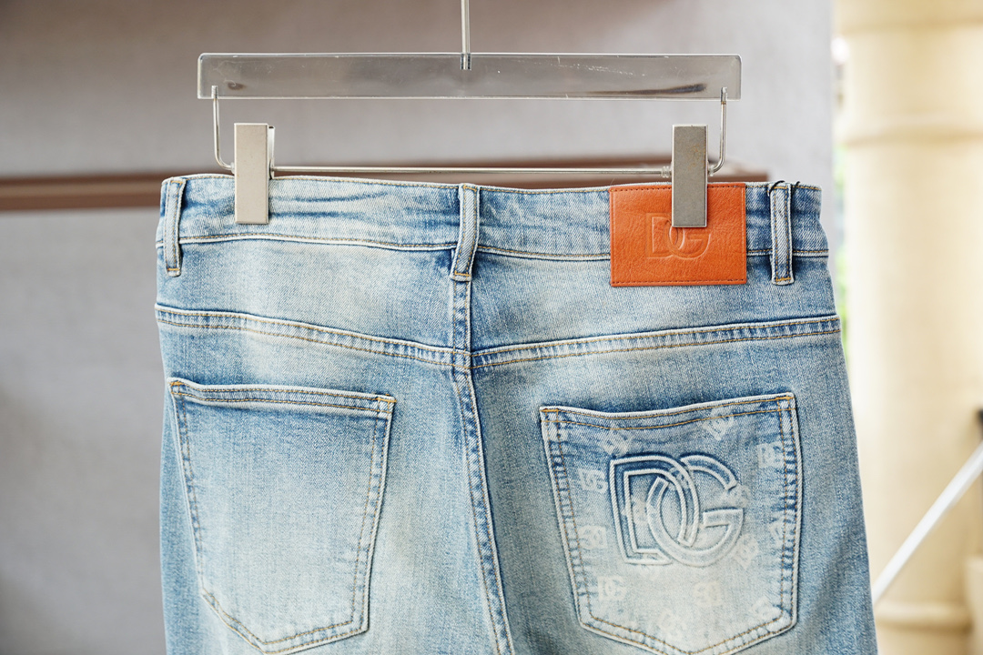 DG-新款来袭🍒2025早秋新款新款休闲裤牛仔裤，高端定制系列。进口高密度纯棉加沙洗工艺舒适柔软亲肤，笔