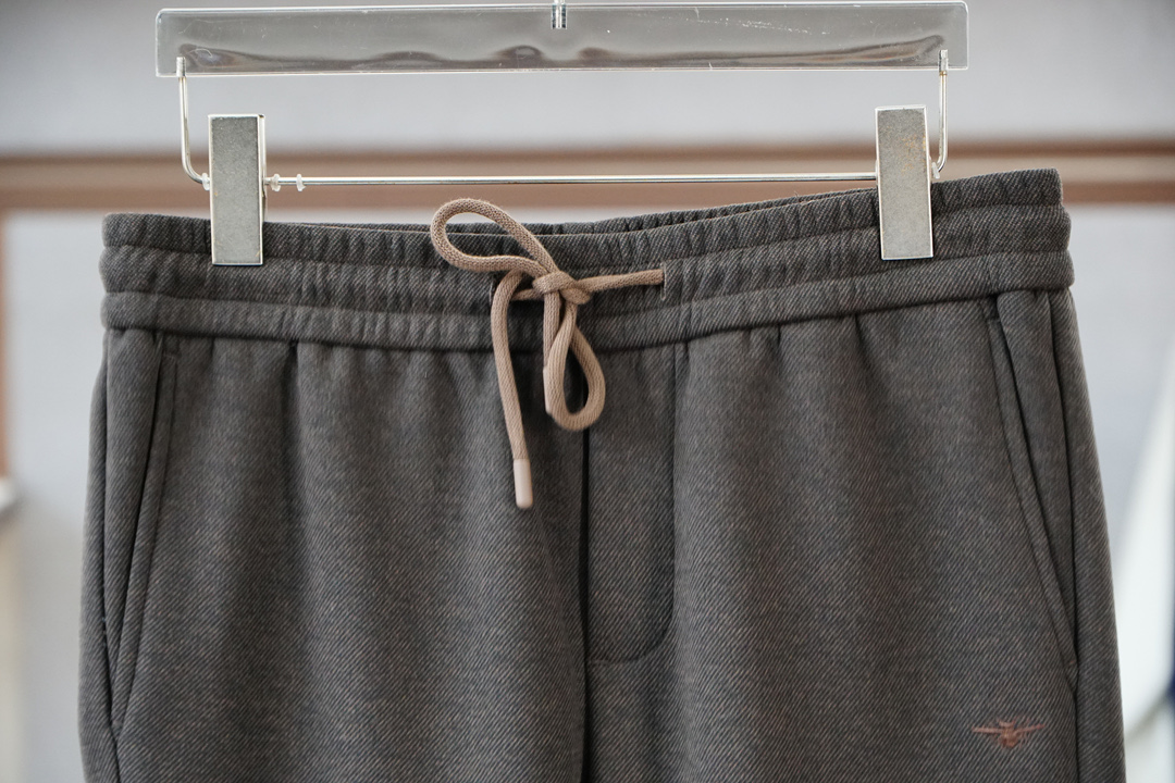 Dior迪奥-2025 秋冬男士休闲裤🤑超细纯棉面料休闲裤，最新款上身版型无敌正！绝对可以闭眼收的一款此