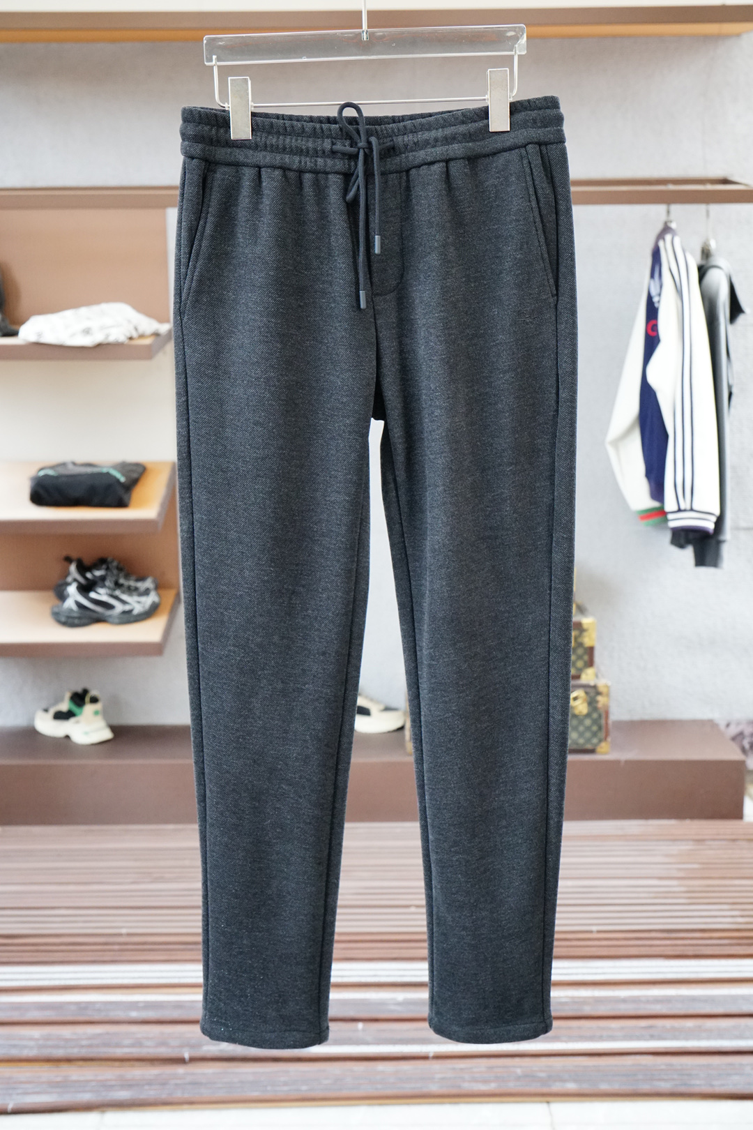 Dior迪奥-2025 秋冬男士休闲裤🤑超细纯棉面料休闲裤，最新款上身版型无敌正！绝对可以闭眼收的一款此