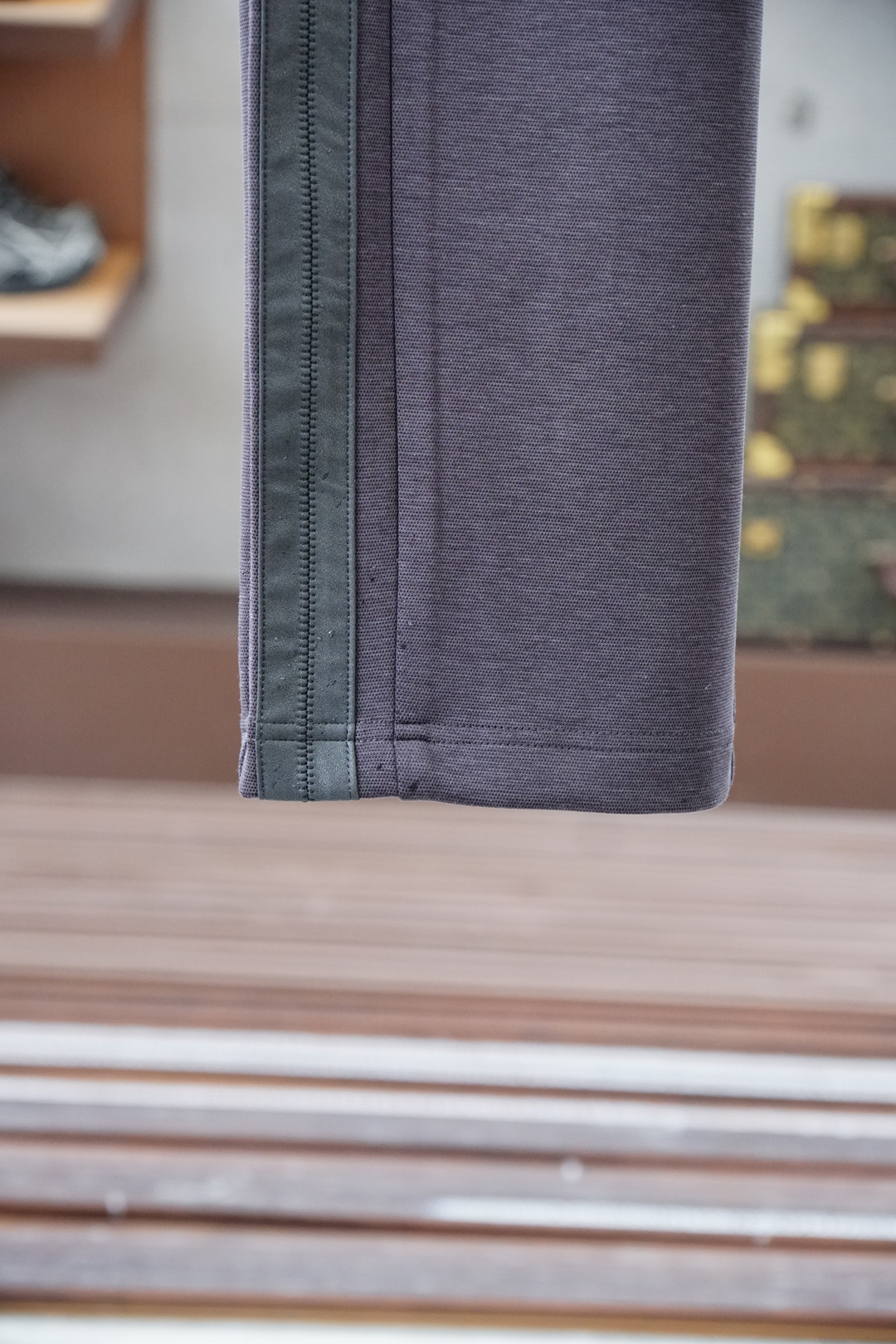 Miumiu-2025 秋冬男士休闲裤🤑超细纯棉面料休闲裤，最新款上身版型无敌正！绝对可以闭眼收的一款此